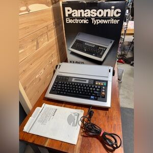 MINT VTG Panasonic Portable Electric Typewriter Word Processor KX-R435 w/ Box